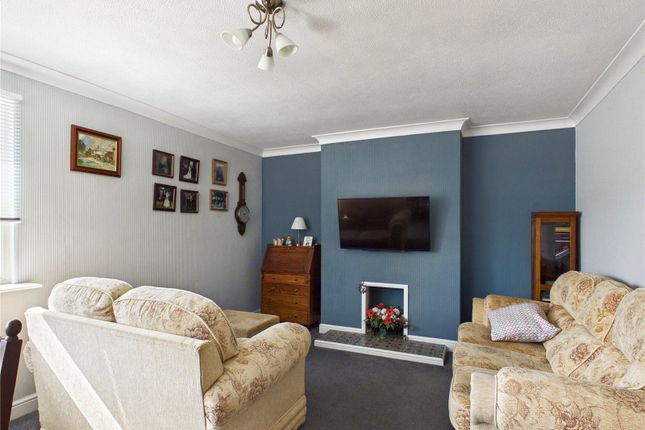 4, Greenacres, Essex photo 4