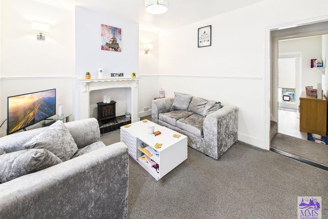 15, West Street, Frindsbury photo 3