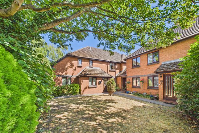 4 Peel Court, Longwick Road, Princes Risborough photo 4