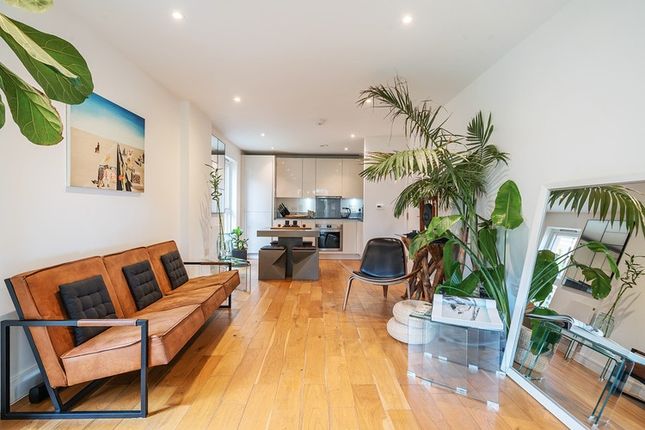 Fairbourne Road, Clapham photo 3