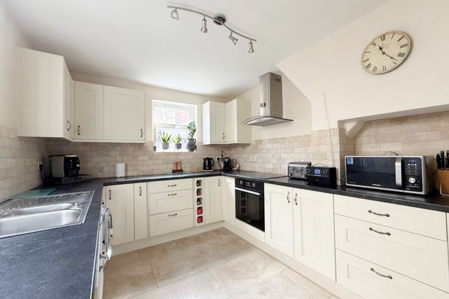 81, Alexandra Road, Aldershot photo 2