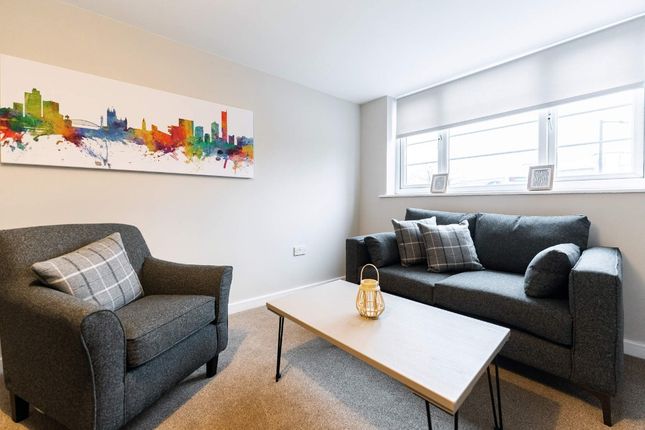 Flat to rent in Parrs Wood Court, Manchester