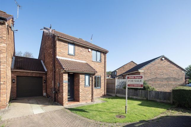 Link-detached house for sale in George Street, Snaith, Goole