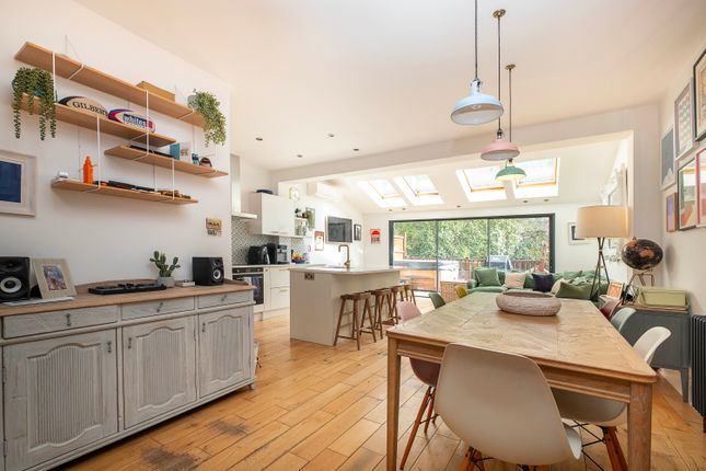 43, Enmore Gardens, London photo 3