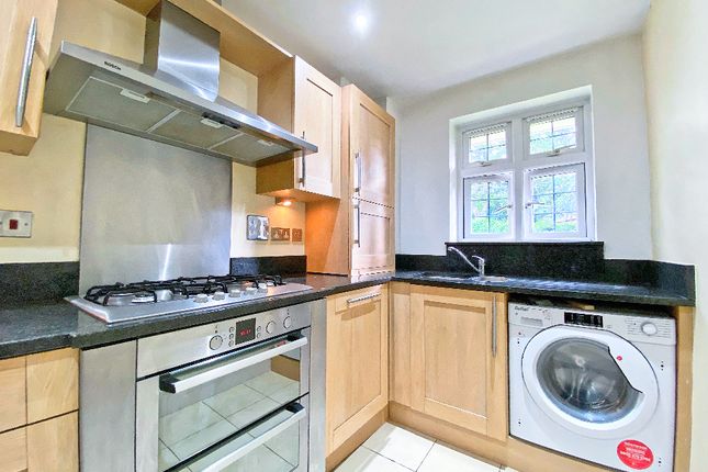 6, Grasmere, Camberley photo 4