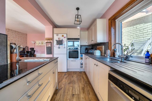 14, Meadrow, Godalming photo 4