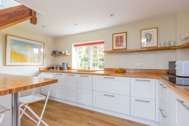 April Cottage, Shaftesbury Road, Warminster photo 4