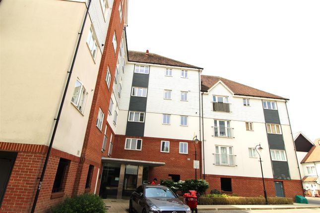 Flat to rent in Westwood Drive, Canterbury