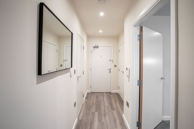 Flat for sale in Rookery Way, London