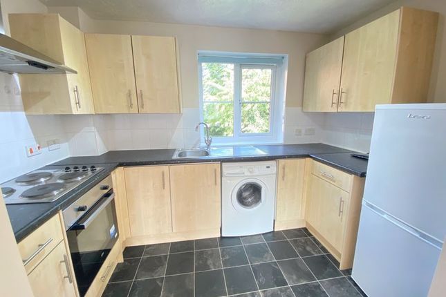 153, Wordsworth Mead, Redhill photo 3