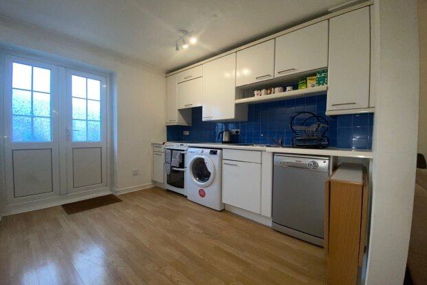 Thumbnail Property to rent in Francis Close, London