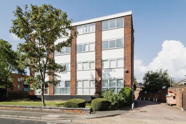 Thumbnail Maisonette for sale in Menthone Place, North Street Hornchurch