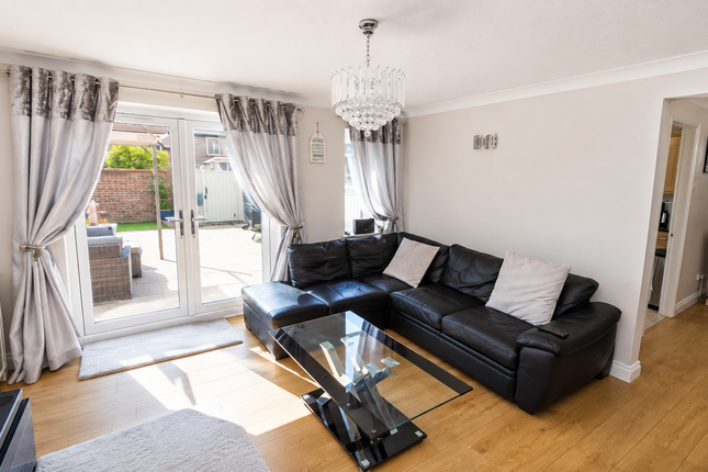 38, Hayes Road, Greenhithe photo 2