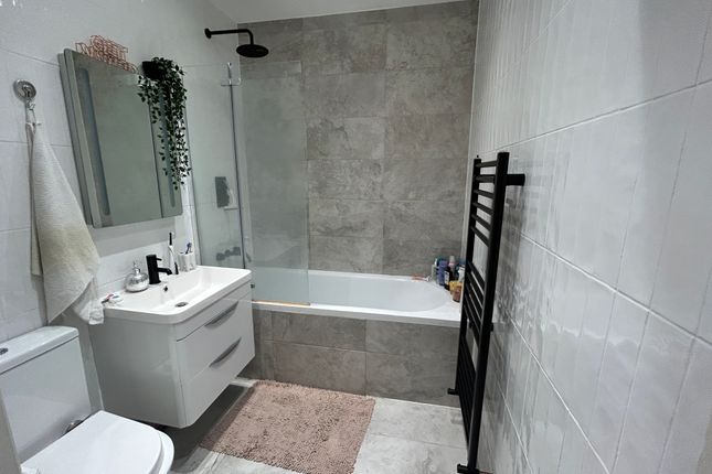 Flat 7, 112, Ewell Road, Surbiton photo 4