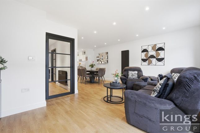 20, Perry Lane, Harlow photo 4