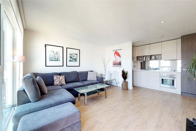 Flat to rent in Hudson Building, London