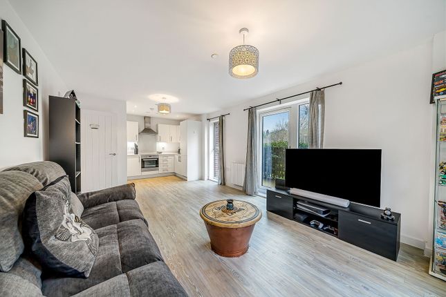 2-bed flat on 63, The Foundry, Dacorum Way, Hemel Hempstead, £285,000