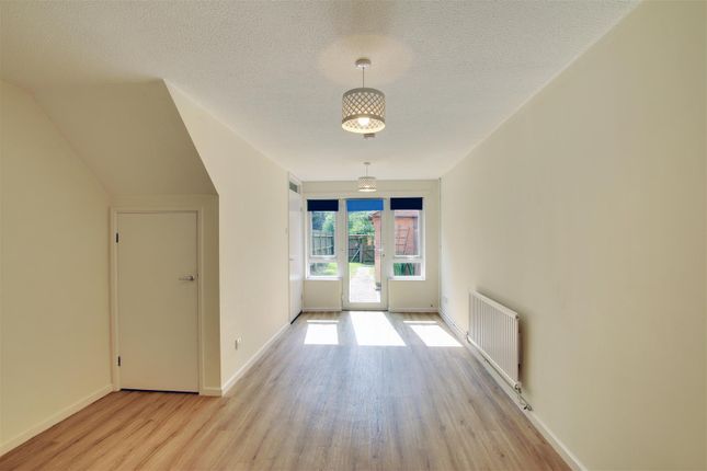 22, Horse Common Close, Huntingdon photo 4