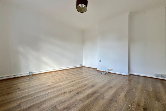 74, Worthing photo 3