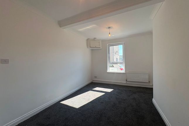 Flat 1 Southend, Pennant Street, Ebbw Vale, Ebbw Vale photo 4