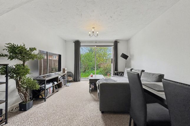 1, Kingfisher Way, Stowmarket photo 3
