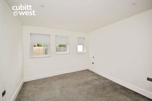 98, Westmead Road, Sutton photo 2