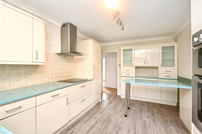 2, Farlaine Road, Eastbourne photo 3