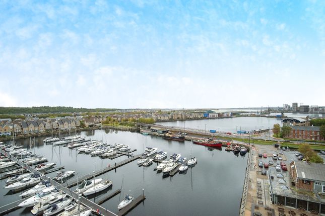 Flat for sale in Marina Point East, Chatham Quays, Chatham