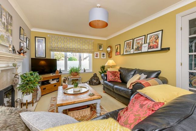 37, Glen Crescent, Peebles photo 4