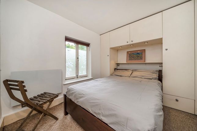 14, Melina Road, London photo 4