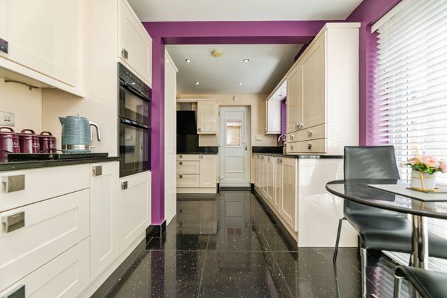 119, Park Avenue, Sheffield photo 2