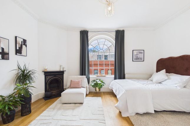 Studio flat on Flat 1, 12, Brunswick Square, Bristol, £175,000