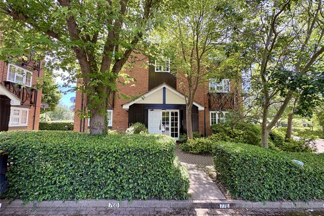 76B,, Dudley Close, Grays photo 3