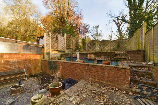 4, Dunwood Rise, High Wycombe photo 4