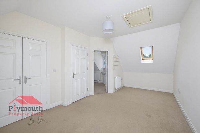 64, Frobisher Approach, Plymouth photo 4
