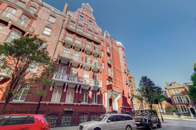 Thumbnail Flat to rent in Hyde Park Mansions, Marylebone, London