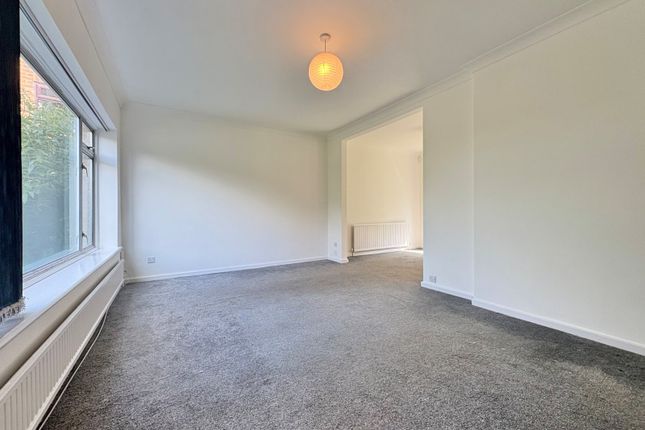 7, Parkside Green, Leeds photo 4