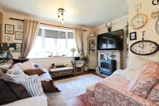 16, Northover Close, Wolverhampton photo 3