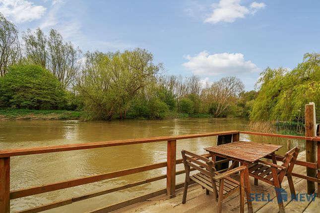 Lodge for sale in Water Lane, Bedford