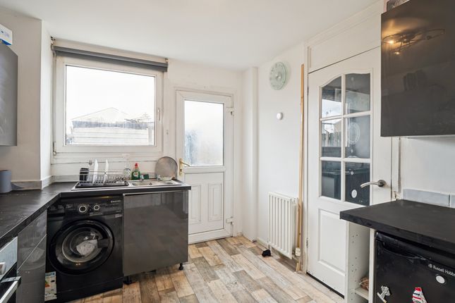 12 Sunnyside Drive, Glasgow photo 4