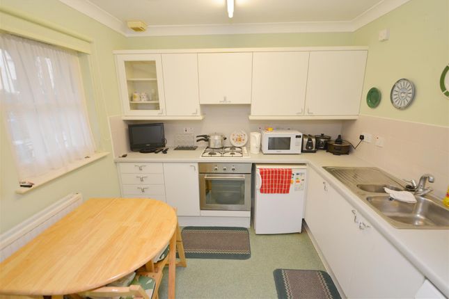 1, Wimbledon Court, Tenby photo 4