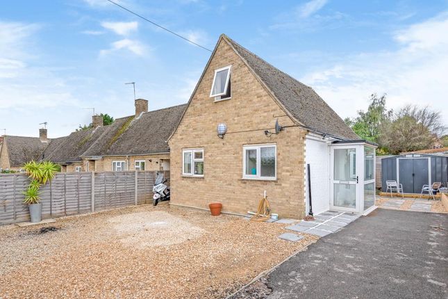 Thumbnail Bungalow to rent in Middle Barton, Chipping Norton