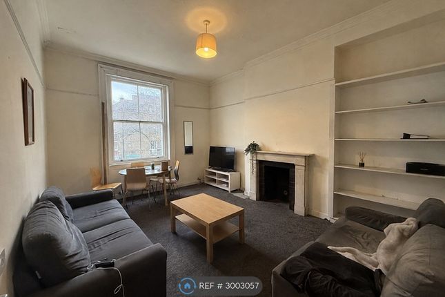 Flat B, St John Street, London photo 2