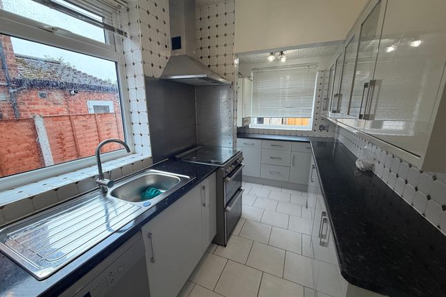 28, Altrincham photo 5