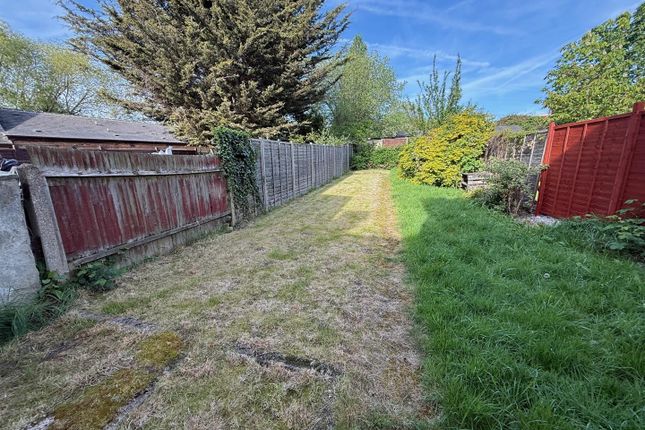 445, Oldfield Lane North, Greenford photo 5