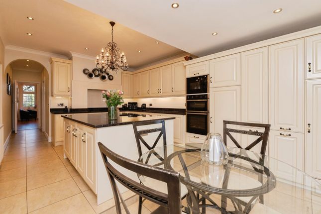 2, Burges Terrace, Essex photo 3