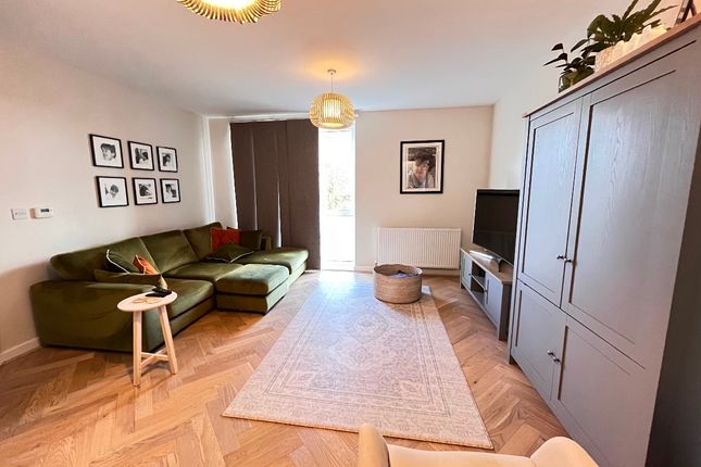 Flat 4, Periwinkle Court, Romford photo 3