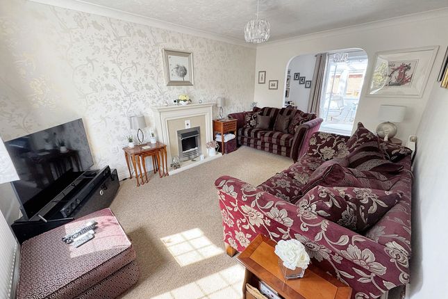 19 Oakfields, Tiverton photo 3