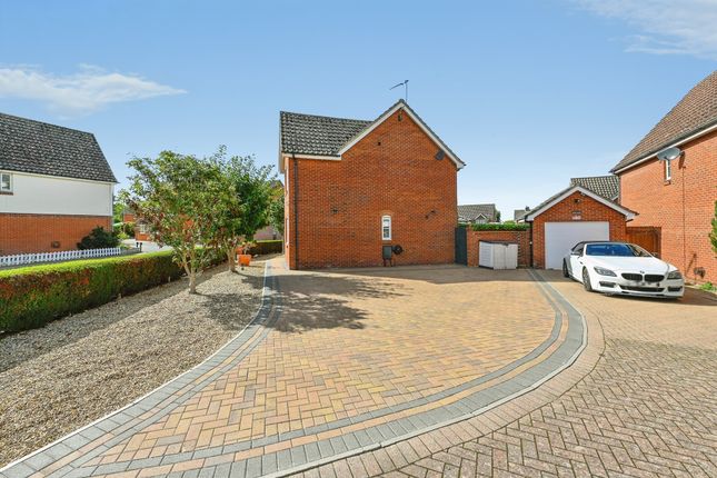 19, Civray Avenue, Downham Market photo 2