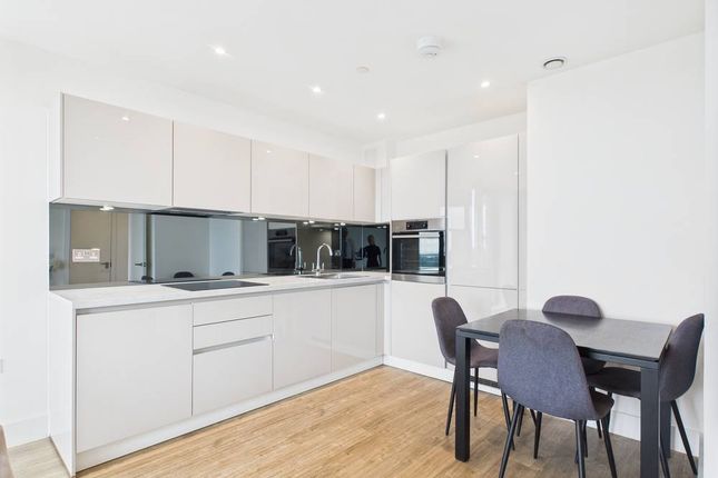 Flat 64, Kempton House, 122, High Street, Surrey photo 4